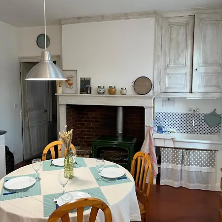 La Maison Bleue Proche Epernay Chaltrait