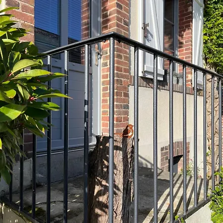 بيت للعطل La Maison Bleue Proche Epernay *